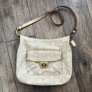 Coach Signature Penelope Linen Leather
Crossbody Shoulder Bag Beige Gold